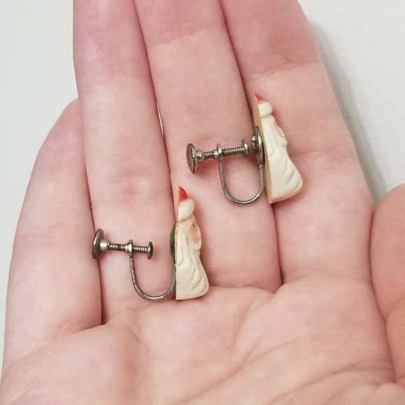Vintage plastic Santa screw back earrings, VGUC - Picture 4 of 7